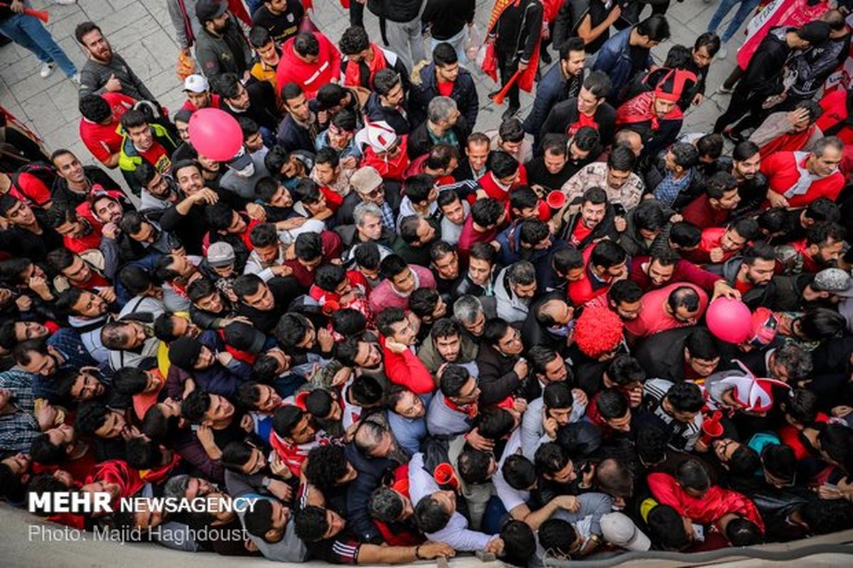 فیلمبرداری ژاپنی‌ها از هواداران پرسپولیس