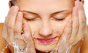 نکات اصولی در شستشوی صورت که سلامت پوست شما را تضمین میکند
