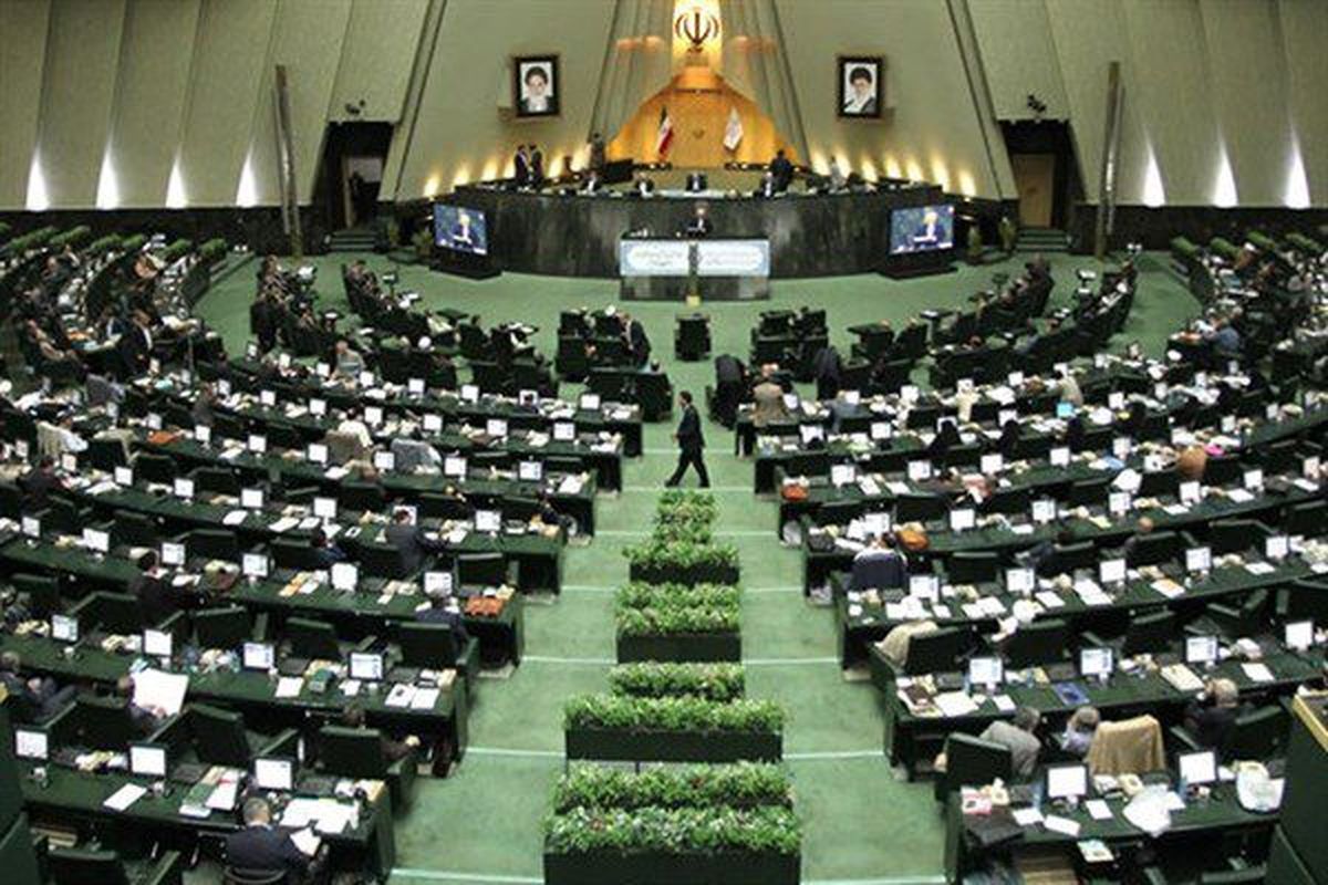 نماینده سراوان: تا پای استیضاح وزیر اقتصاد ایستاده‌ام/ اگر رسیدگی نشود استعفا می‌دهم