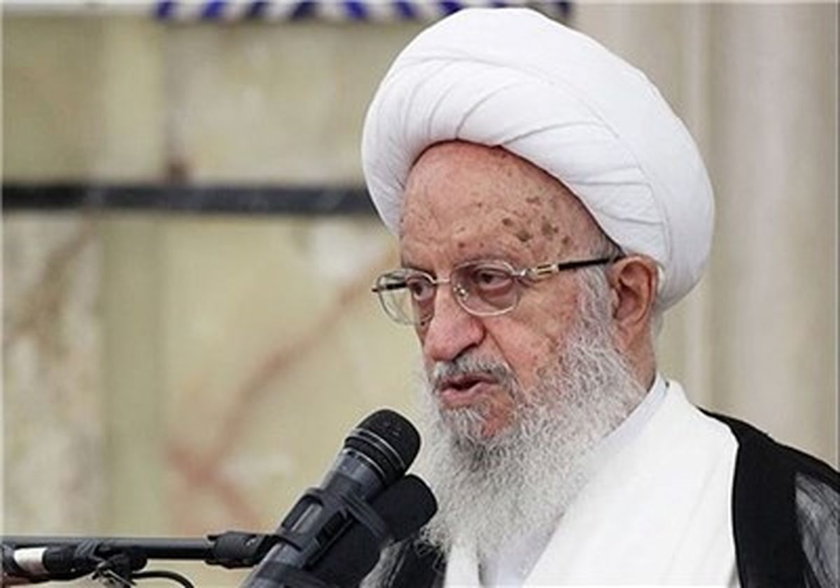آیت‌الله مکارم‌شیرازی: چرا مجوز کشیدن سیگار در کشور صادر می‌شود؟/آمار کشیدن قلیان دربین جوانان نگران کننده است
