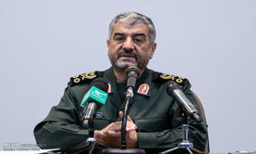 آمریکایی ها حتی جرات بیان گزینه نظامی روی میز است را هم ندارند