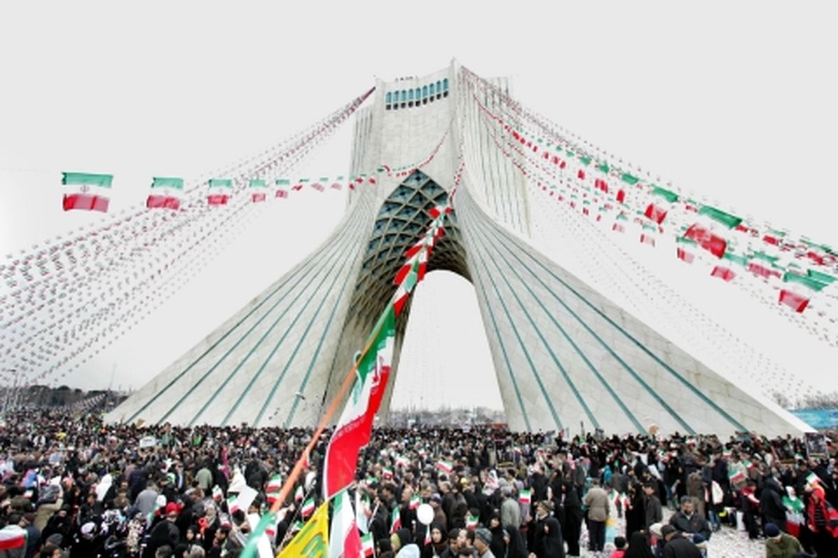 دعوت بزرگان نظام برای حضور گسترده مردم در راهپیمایی ۲۲ بهمن /مسیرهای ۱۰ گانه راهپیمایی