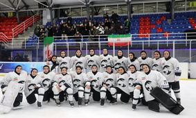 دختران هاکی روی یخ ایران بر بام آسیا ایستادند

