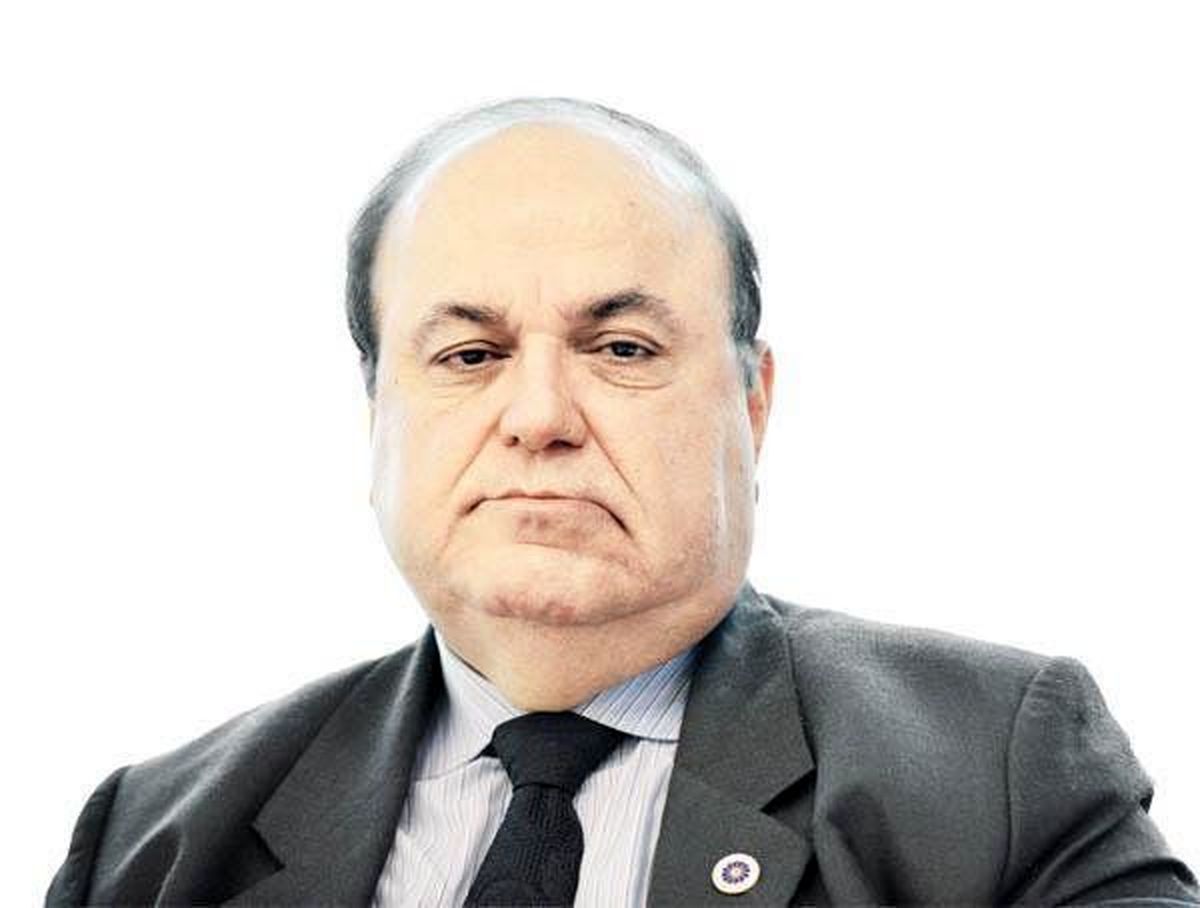 مشاوران اقتصادی آدرس غلط می‌دهند/ با نسخه‌های اشتباه اقتصاد کشور را زمین‌گیر کردند/ مردم چقدر دیگر باید سختی بکشند؟