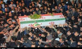 پیکر شهید علی خادمی در خمینی‌شهر تشییع شد + تصاویر