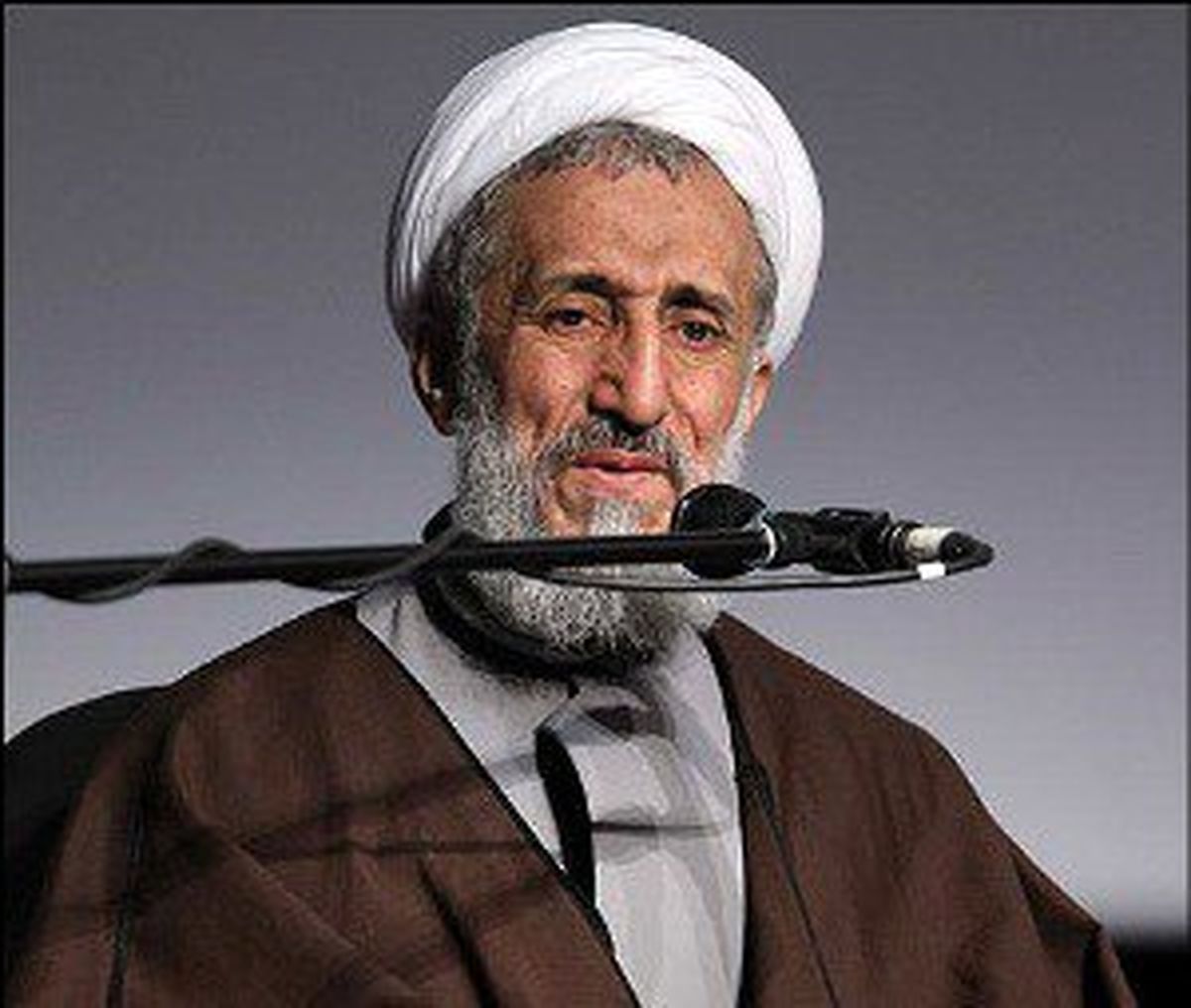 آنهایی که به قدرت خدا ایمان دارند در زمان قدرت بازی سیاسی نمی‌کنند