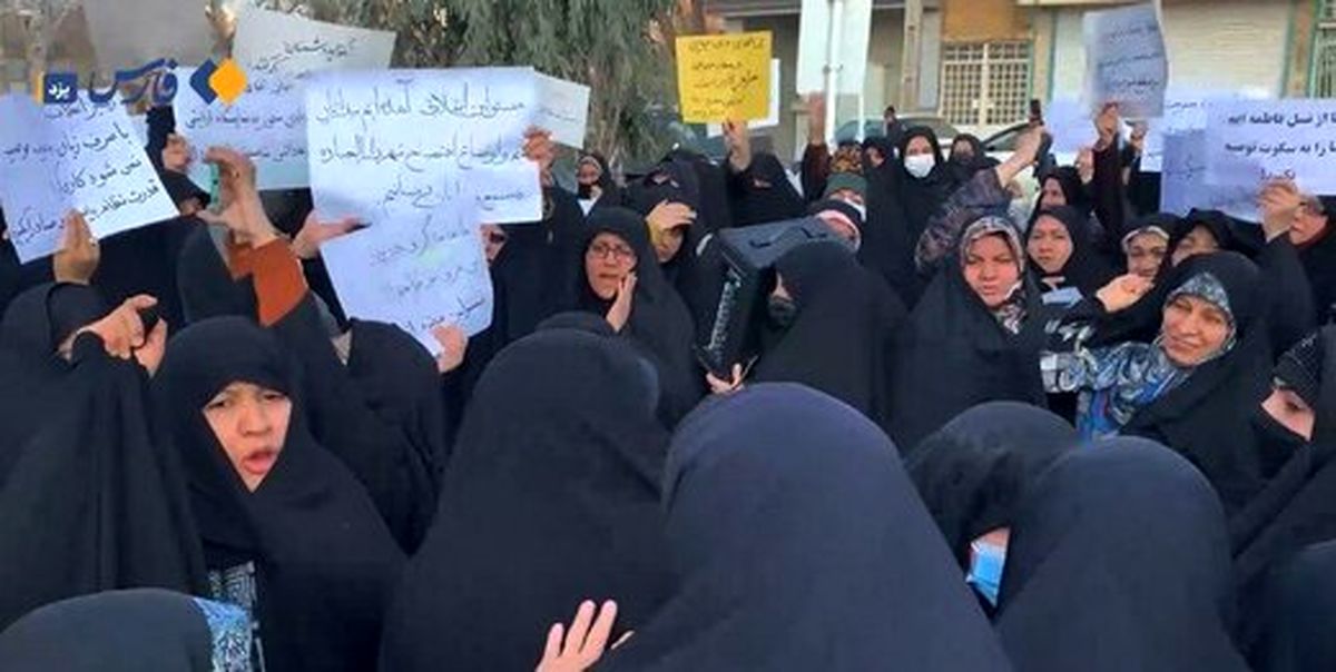 «تجمع اعتراضی خودجوش» علیه بی‌حجابی مقابل مجلس/ وضعیت،دیگر، «غیرقابل قبول» شده است/ آقاتهرانی: در حال «چیدن برنامه هایی» هستیم