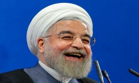جعل عکس ناشیانه روزنامه ابتکار برای دیدار روحانی و آیت الله سیستانی+عکس