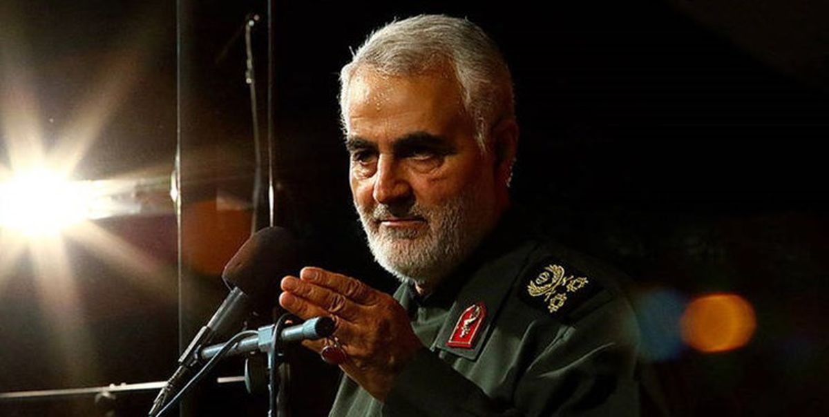 حقیقتی کمتر شنیده شده از هدیه رهبر انقلاب به سردار سلیمانی/ عالی‌ترین نشان در نیرو‌های مسلح را به چه کسانی می‌دهند؟