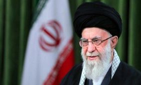 آیت‌الله خامنه‌ای در راهپیمایی ۲۲ بهمن تهران، دهه شصت/ عکس