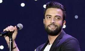 بنیامین بهادری روی صندلی احسان علیخانی/ شنیده ها از مجری تازه برنامه پیش از افطار شبکه سه