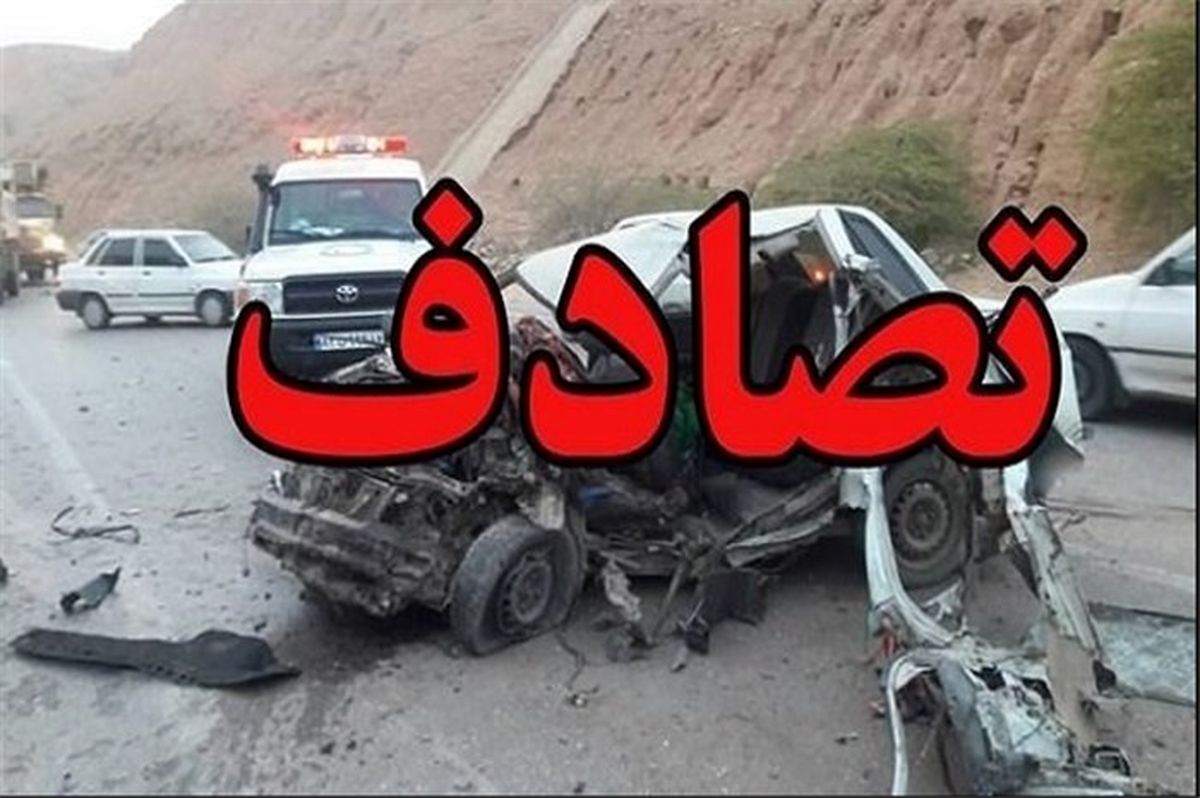 کامیون، مینی بوس حامل کارگران در ایوانکی گرمسار را واژگون کرد