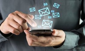 پیامک‌های دریافتی شنیده می شوند