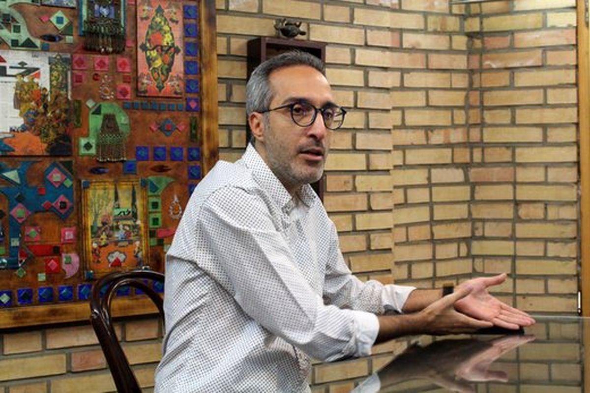 امیرمهدی ژوله: مثل آن سلبریتی نیستم که به هوادارانم بگویم بع‌بع کنند