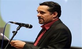روایت شاعر مشهدی از اهدای کتاب «اصطلاحات طرقبه‌ای» به مقام معظم رهبری