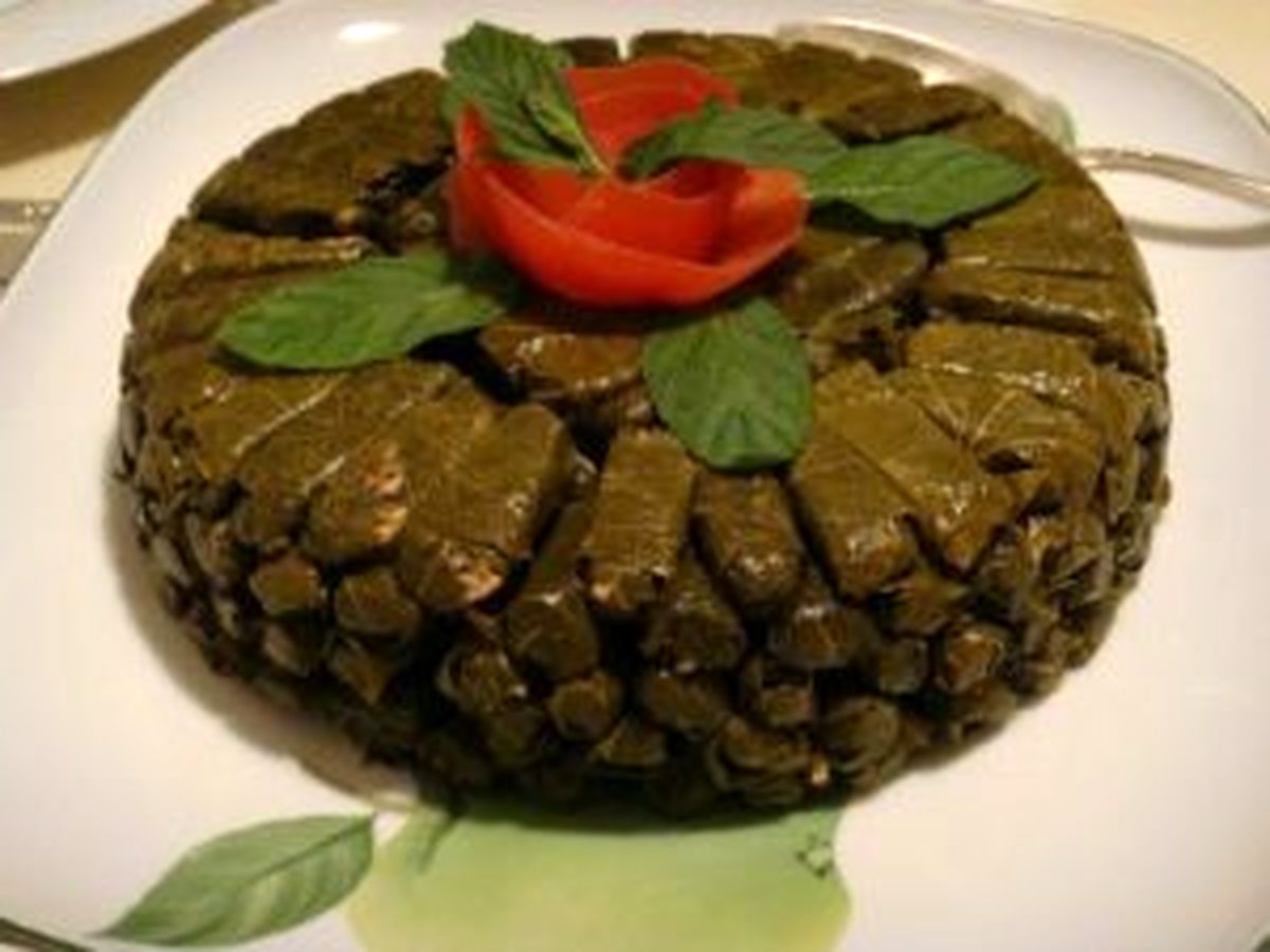 طرز تهیه “دلمه برگ مو” غذای پرطرفدار ترکی