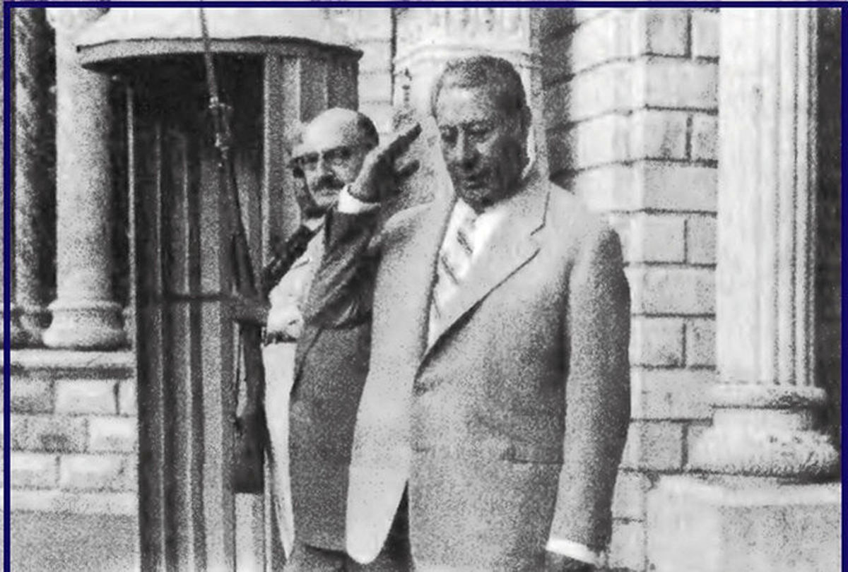 مزرعه خشخاشِ رئیس مجلس لو رفت؛ سال۱۳۳۷