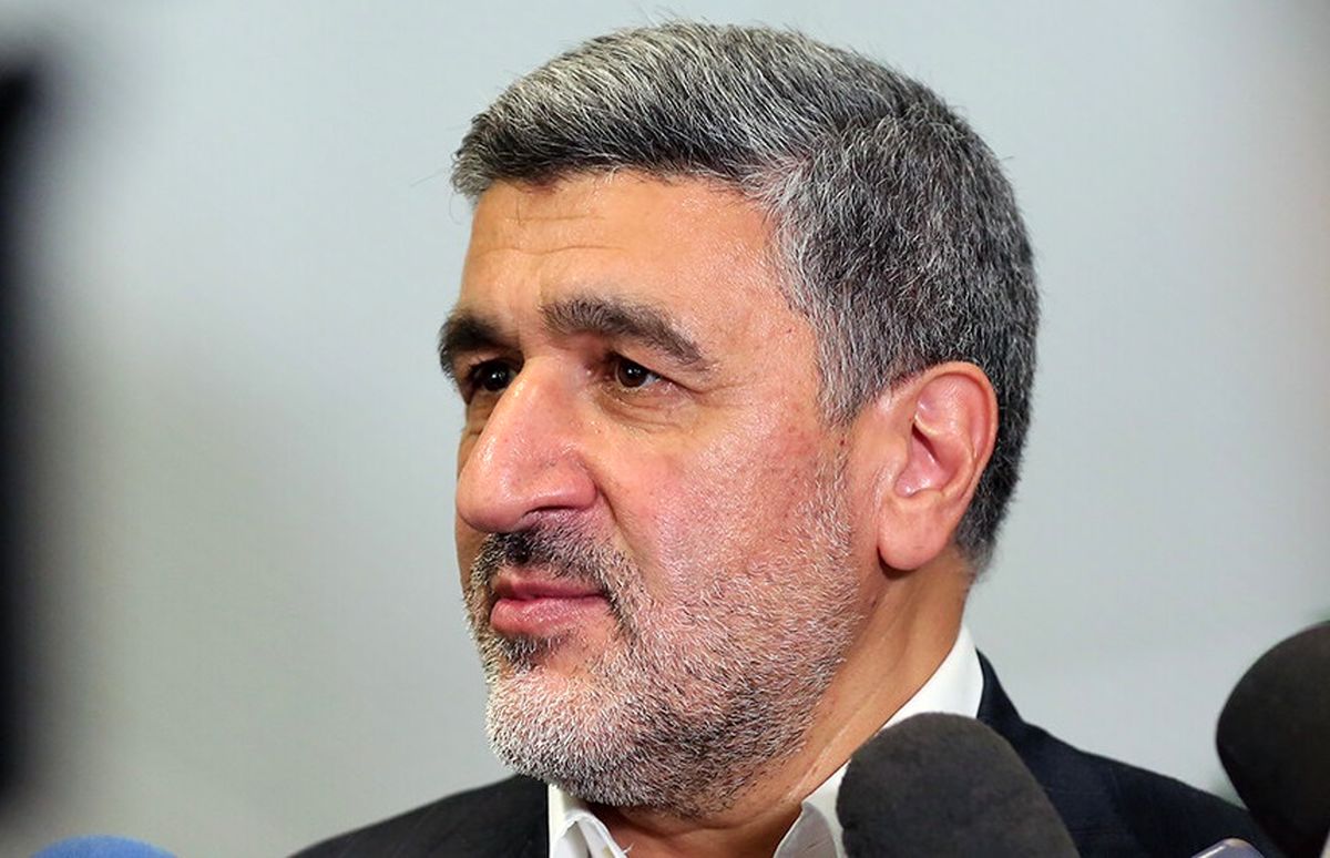 رقم تجارت تحریم ۱۵ میلیارد دلار است و معلوم است که صدای کاسبان تحریم درمی‌آید

