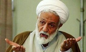 پوشش مردانی که فوتبال بازی می‌کنند، طوری است که از نظر اسلام باید از چشم خانم‌ها دور باشد/ نق زدن مردم به روحانی‌ها به دلیل فشار گرانی‌ها و بیکاری است