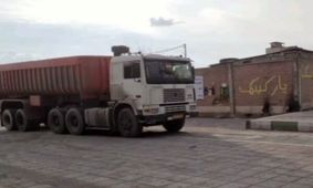 توقیف تریلی با رانندۀ ۱۳ ساله