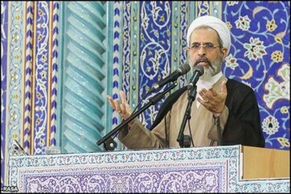 خطیب جمعه قم: حجاب «محدودیتی کوچک برای آزادی‌های بزرگ» است