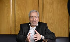 مذاکره می‌کنیم و چانه می‌زنیم/ مذاکره نکردن راه‌حل نیست