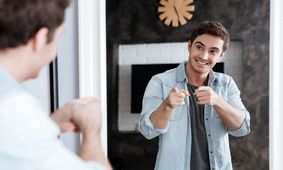 آیا صحبت کردن با خود طبیعی است؟