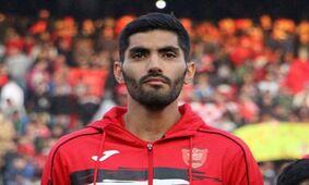 اذان گفتن بازیکن سابق پرسپولیس در ورزشگاه امام رضا(ع)/ ویدئو