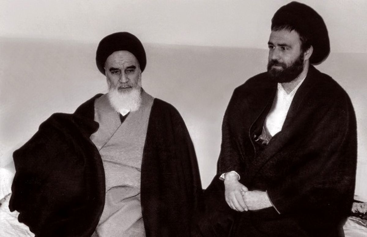 چه شد که حاج احمدآقا در عراق ماندگار شد؟/ ماجرای مصاحبه فیگارو با امام چه بود؟ روایتهایی از زبان فاطمه طباطبایی، عروس امام