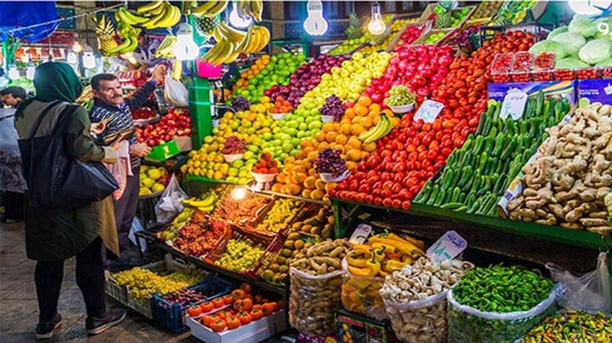 مردم توان خرید میوه نوبرانه را ندارند