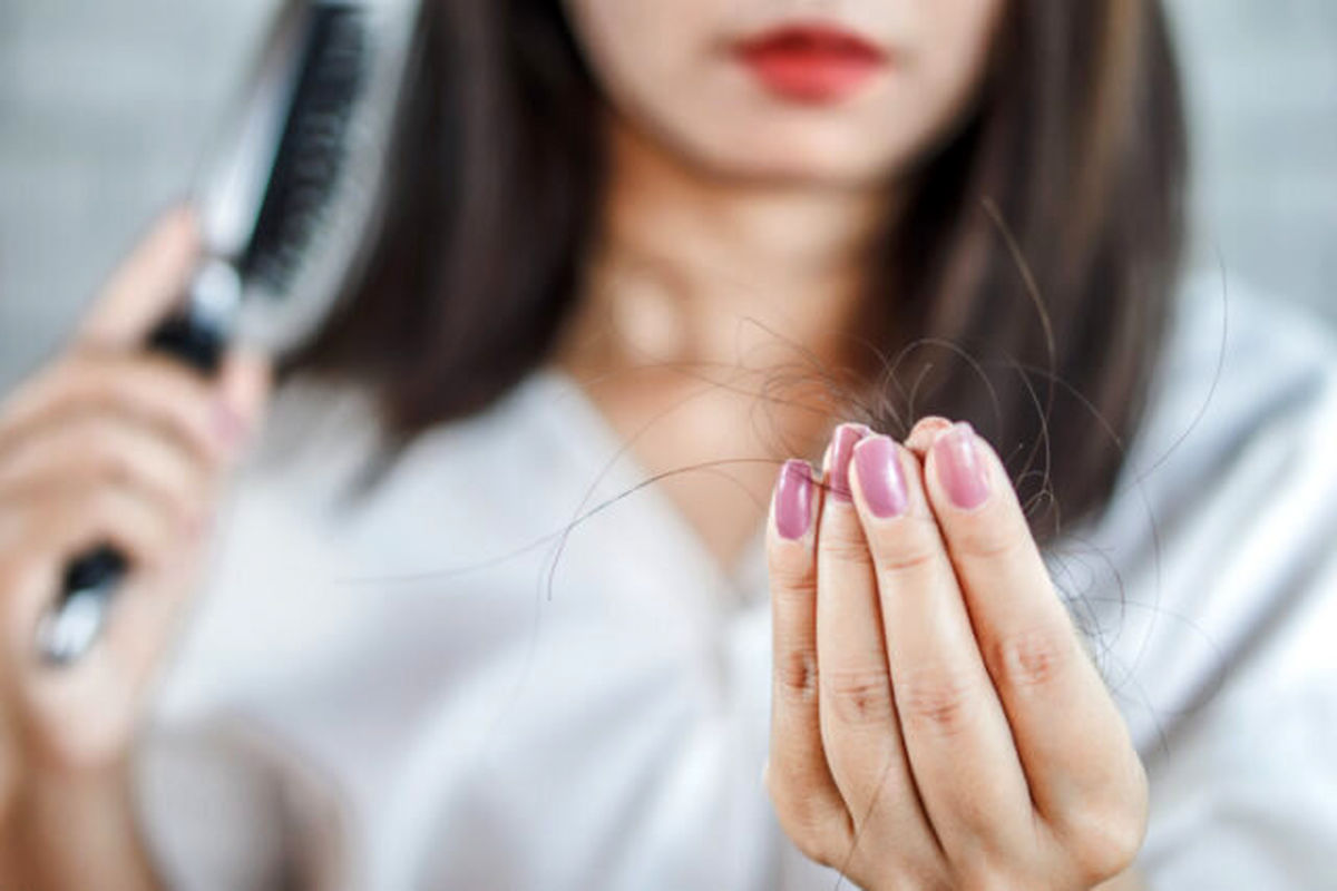 چه عواملی بر ریزش مو تاثیرگذار است؟