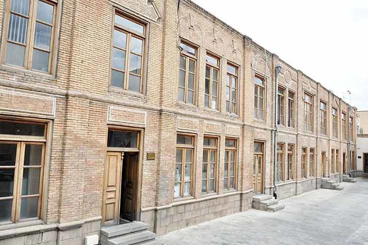 تصویری از دانش آموزان مدرسه ای در سال ۱۳۴۹