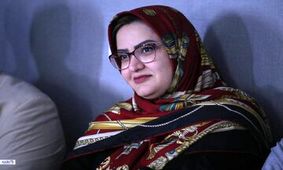کنایه مینو خالقی به پیگیری نمایندگان اصفهان برای ابلاغ قانون حجاب؛ شهر در خطر ریزش است/ عکس