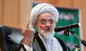 آیت‌الله بیات زنجانی: فرصت فعالیت‌های سیاسی و اجتماعی، نباید مِلک طِلق مردان باشد/ حق انتخاب شدن حتی به عنوان رئیس جمهور نباید مختص مردان باشد/ حق مداخلۀ در امور اجتماعی و سیاسی، یک حق طبیعی و همگانی است

