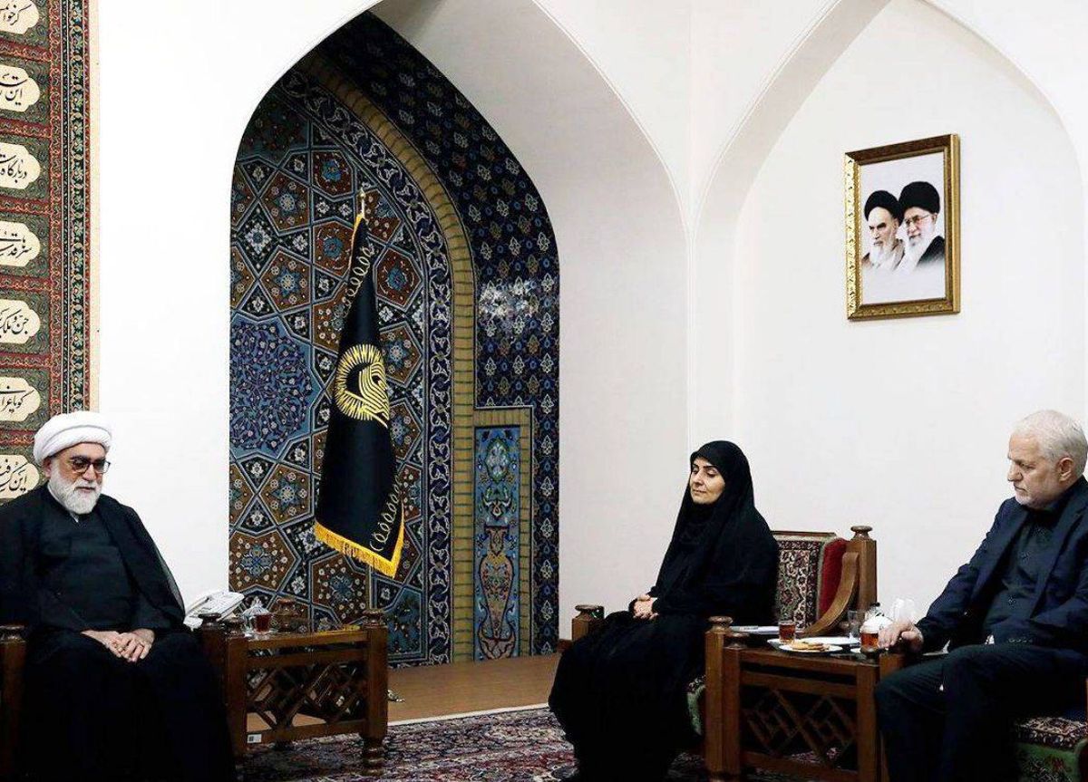 فرزانه صادق، وزیر راه: مشهد در اولویت رفع مشکلات حوزه‌ حمل و نقل است

