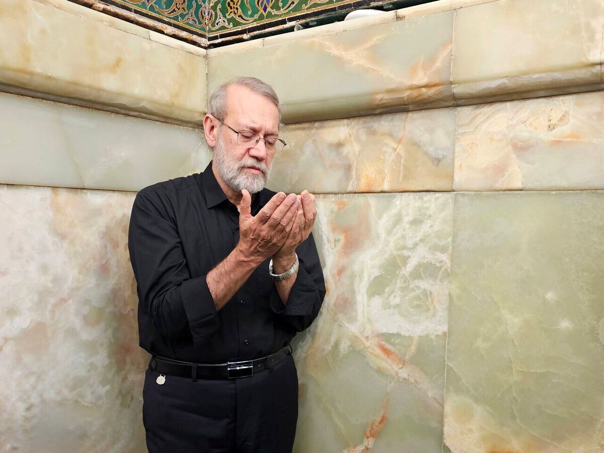 نامه شهید علی لاریجانی در آرزوی خادمی حرم امام رضا(ع)/ عکس    