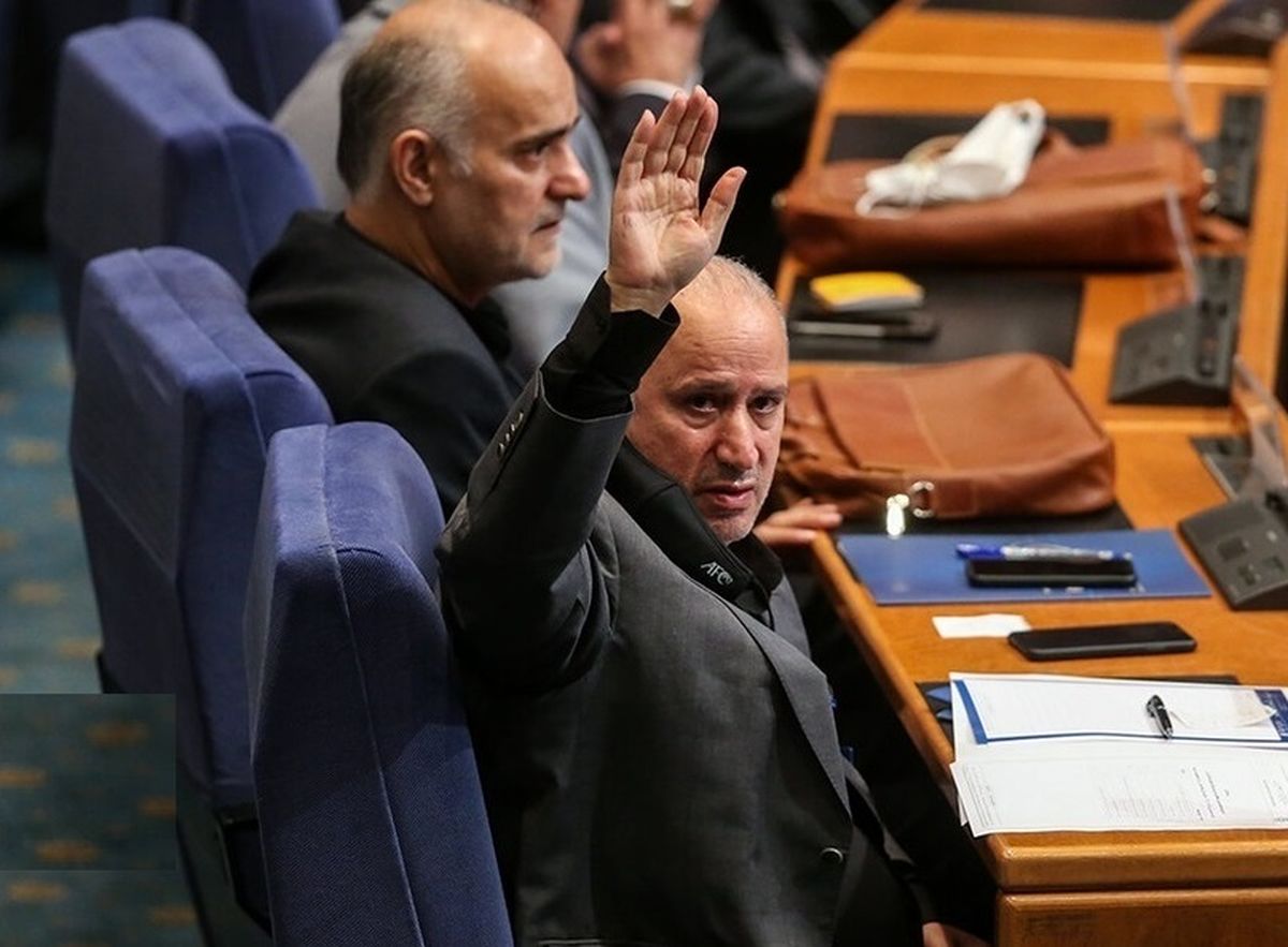 طعنه روزنامه کیهان به میثاقی و حمایت تمام قد از مهدی تاج

