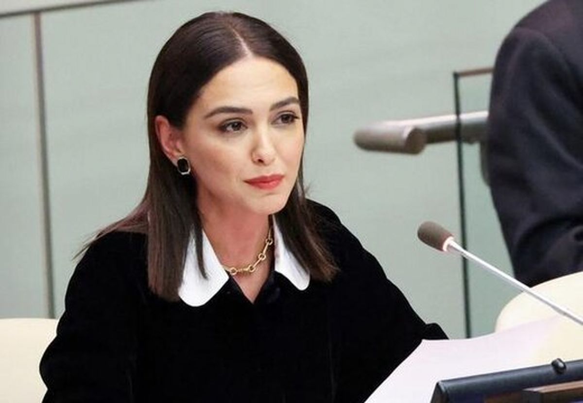 خبرگزاری دولت، نازنین بنیادی را «پرستوی جنسی تام کروز» خواند

