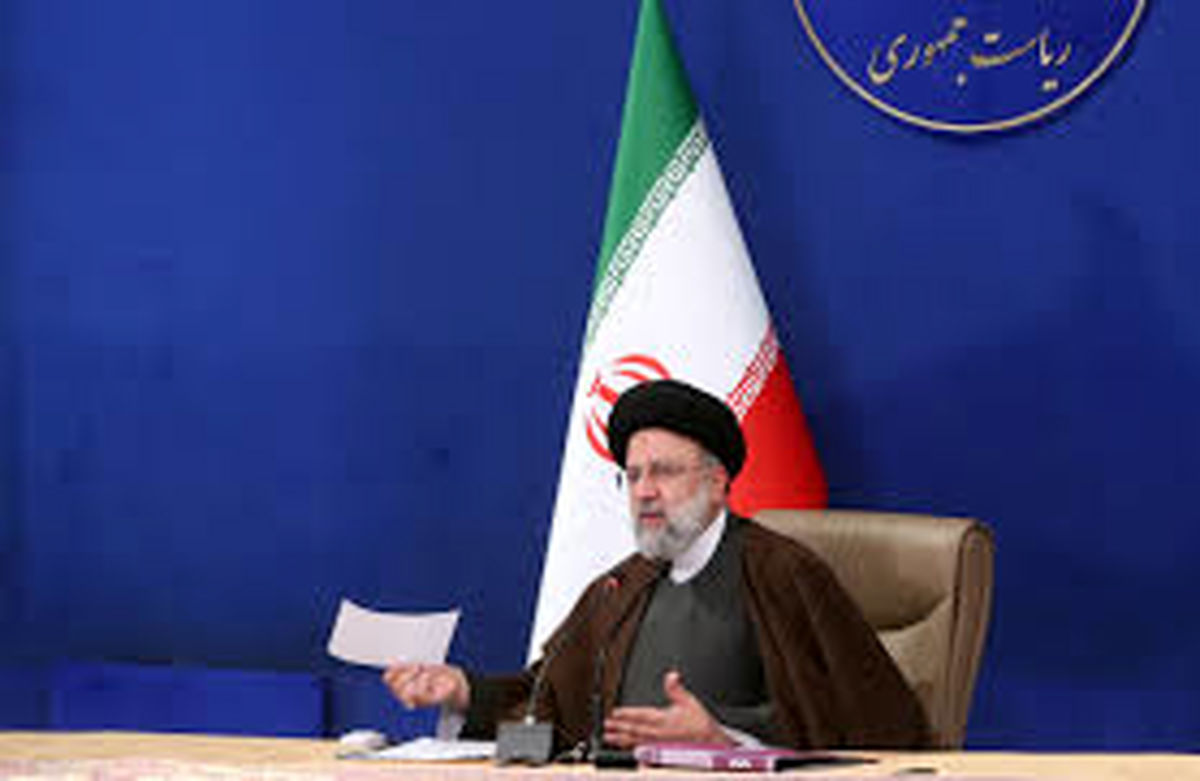 ستاد مبارزه با قاچاق کالا و ارز زمینه‌ساز تسهیل تجارت باشد/ تدابیری اتخاذ شود که مشکلات کوله‌بران و ملوانان ته‌لنجی کاهش یابد/ لزوم تکمیل سامانه‌های مبارزه با قاچاق کالا