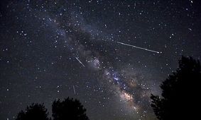 آسمان در انتظار بارش شهابی و هم‌نشینی ماه و قلب العقرب

