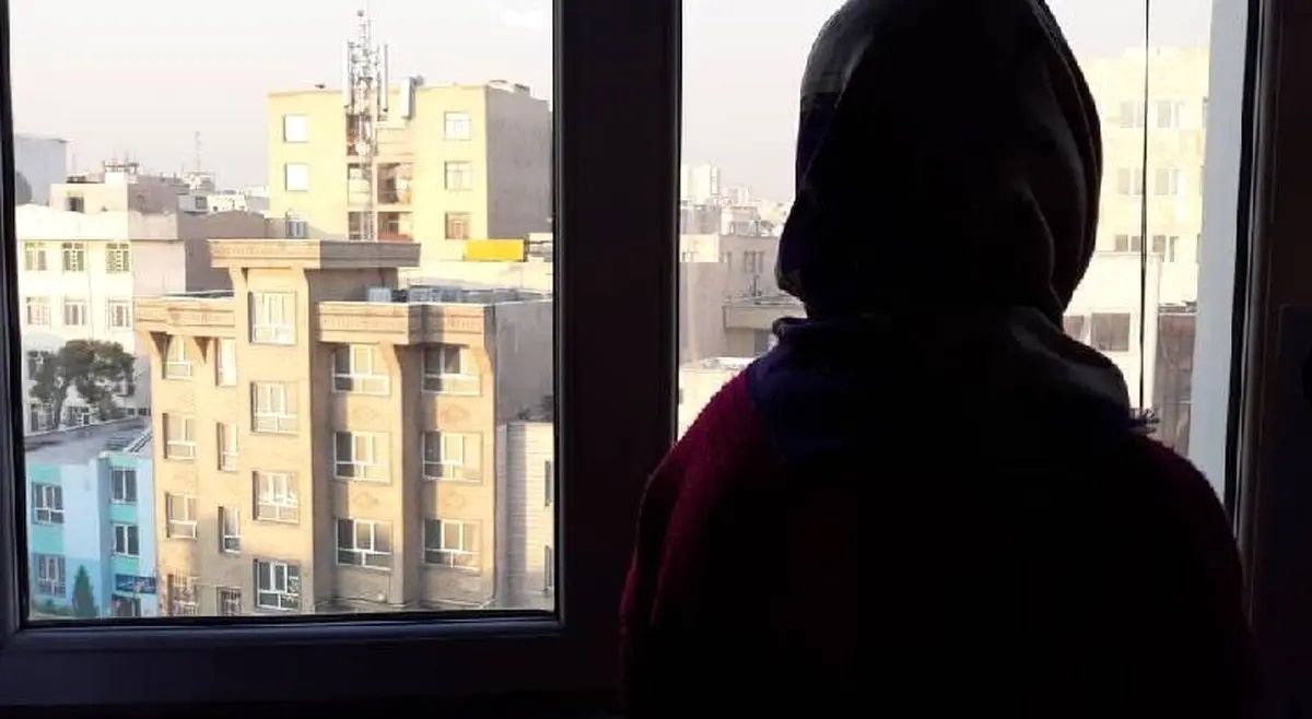 از دست شوهرم خسته شده‌ام اما بعد از طلاق جایی برای ماندن ندارم

