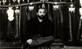 سفر در زمان؛ «شعبان بی مخ» در پیری و در خانه اش در آمریکا؛ دهه 80/ عکس
