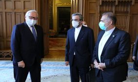 رایزنی مذاکراتی باقری در مسکو