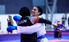 می‌خواهم درخشش در مسابقات آسیایی را تکرار کنم/ ویدئویی از شادی آتوسا گلشاد نژاد پس از کسب مدال طلای کاراته قهرمانی آسیا

