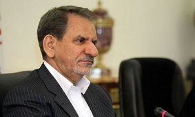  شباهت جالب اسحاق جهانگیری با پدر مرحومش/ تابوشکنی در مراسم ختم مادرش/ عکس

