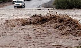 ۶ ساعت عملیات نجات؛ سیل در سمنان خودروهای مردم را گرفتار کرد