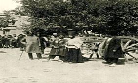 مهمان‌نوازی شاه قاجار در اردوی سرخه‌حصار/ عروسی عزیزالسلطان چگونه گذشت؟