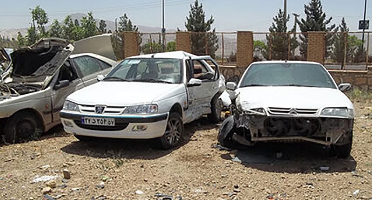 مردان شیاد خودروی تصادفی را به جای صفر می فروختند