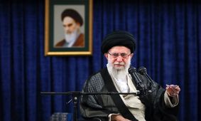 دیدار دختر شهید رضایی‌نژاد و پسر شهید احمدی‌روشن با رهبر انقلاب/ ویدئو