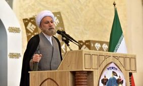 فرزندان خود را تشویق کنید که طلبه بشوند 

